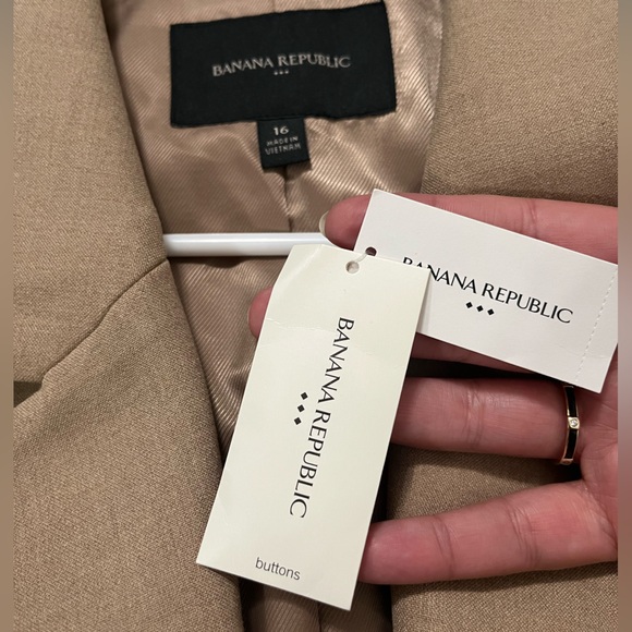 Banana Republic Women’s Classic Blazer - Picture 5 of 15